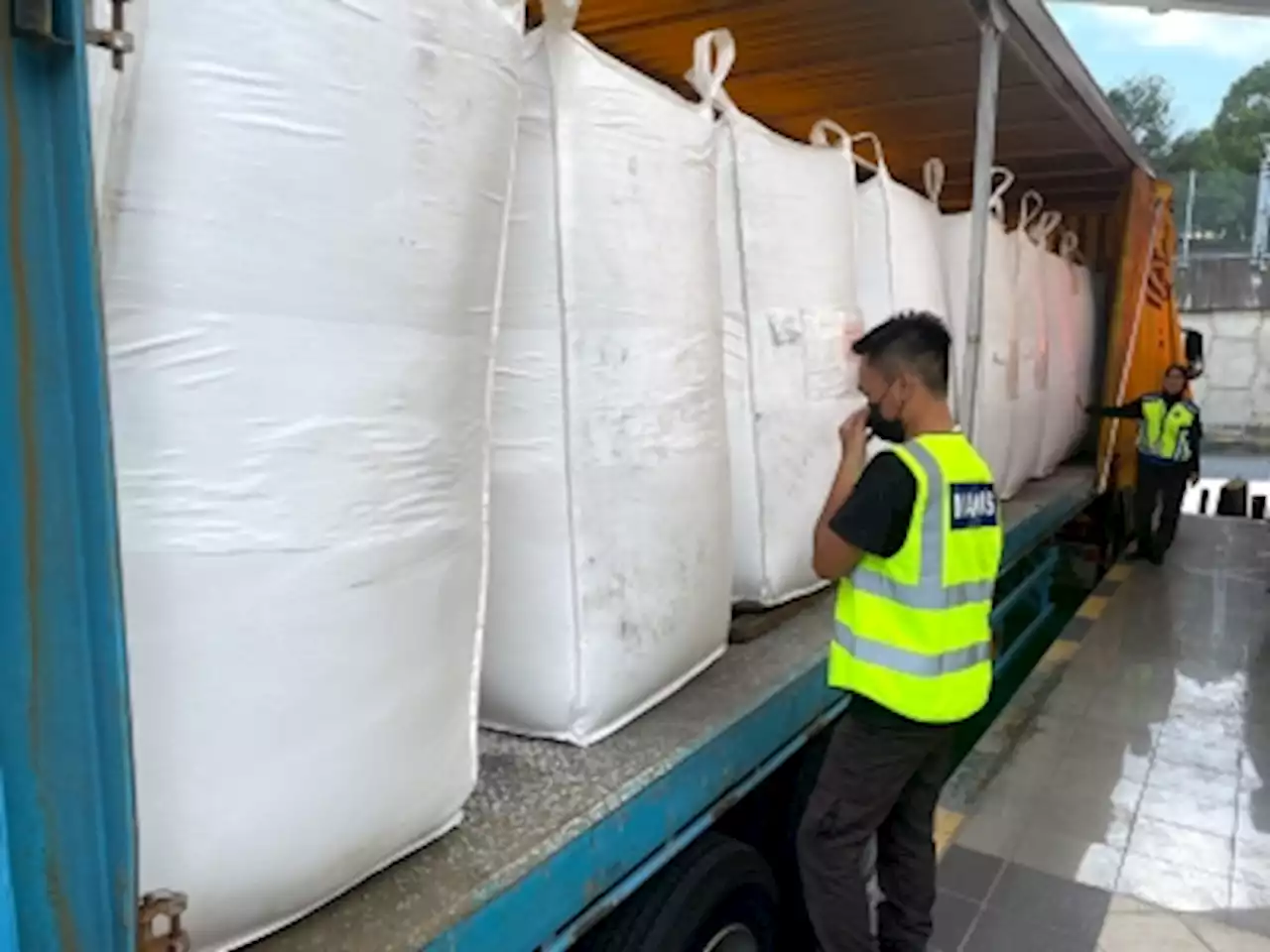 Johor authorities foil bid to smuggle 18 tonnes of rice from Singapore