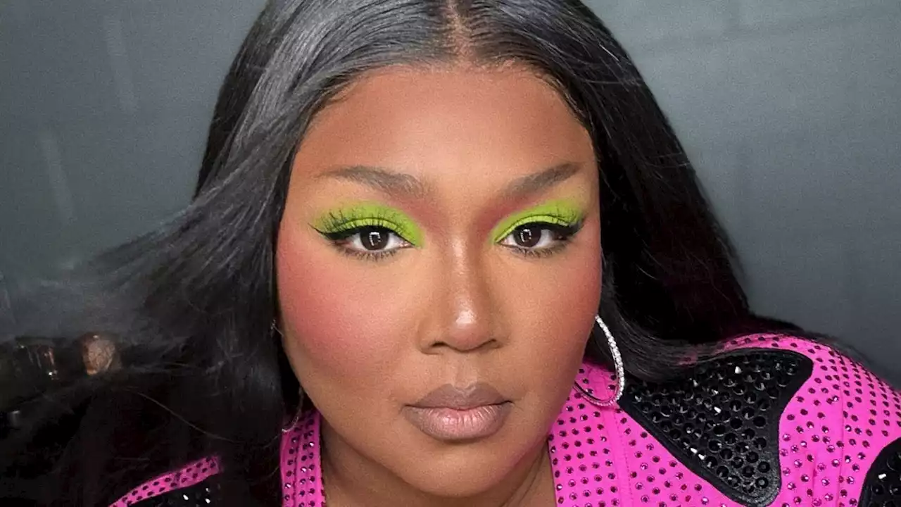 Lizzo’s “Special 2our” Makeup “Holds for Hours” Thanks to These Two Complexion Products