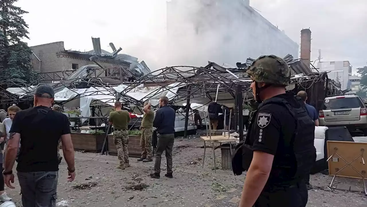 Guerre en Ukraine : onze morts dans une attaque dans un restaurant, adhésion à l'Otan... suivez la situation