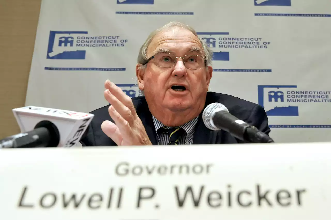 Former CT Governor, U.S. Senator Lowell Weicker Jr. has died at 92: family