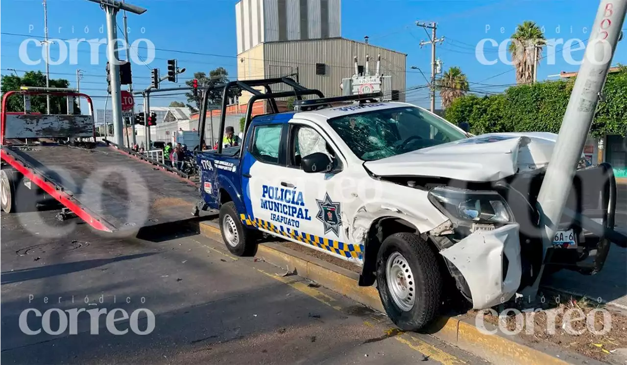 Policías de Irapuato chocan contra auto particular; hay tres heridos