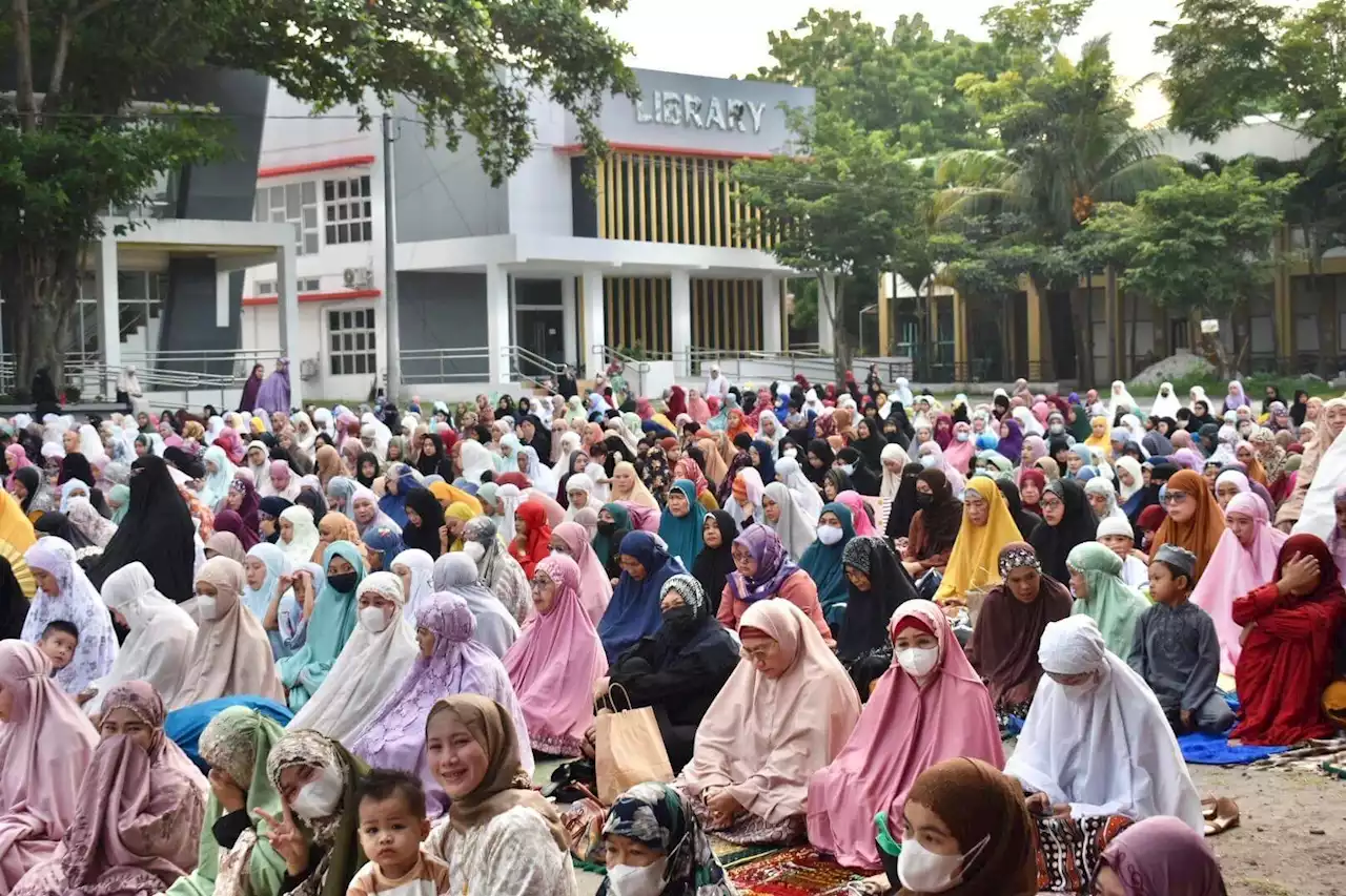 Hundreds of Muslims gather for Eid'l Adha prayers in General Santos