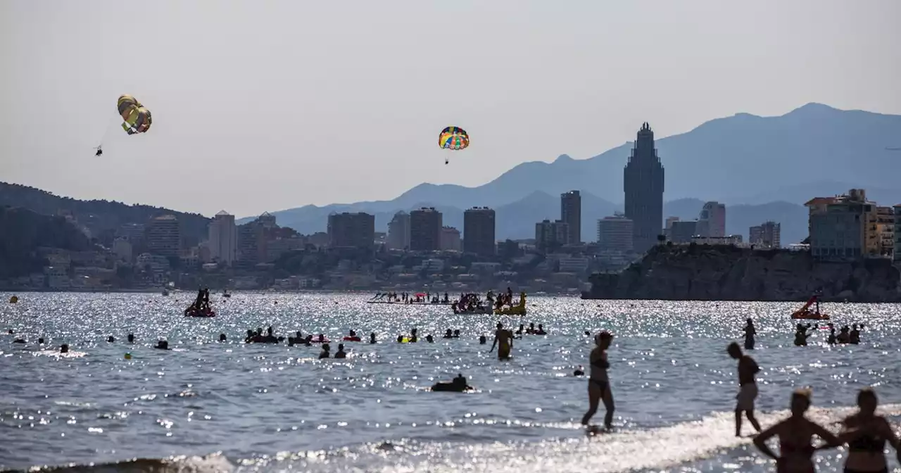 Warning to Irish holidaymakers in Spain as severe heatwave poses risk