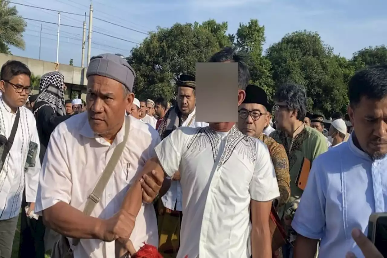 Diduga Maling, Seorang Pria Nyaris Diamuk Jemaah Usai Salat Iduladha di Masjid Agung Al Azhar