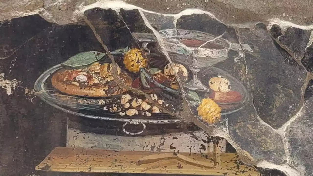 'Distant ancestor' to pizza shown in 2,000-year-old painting - but toppings are a little different