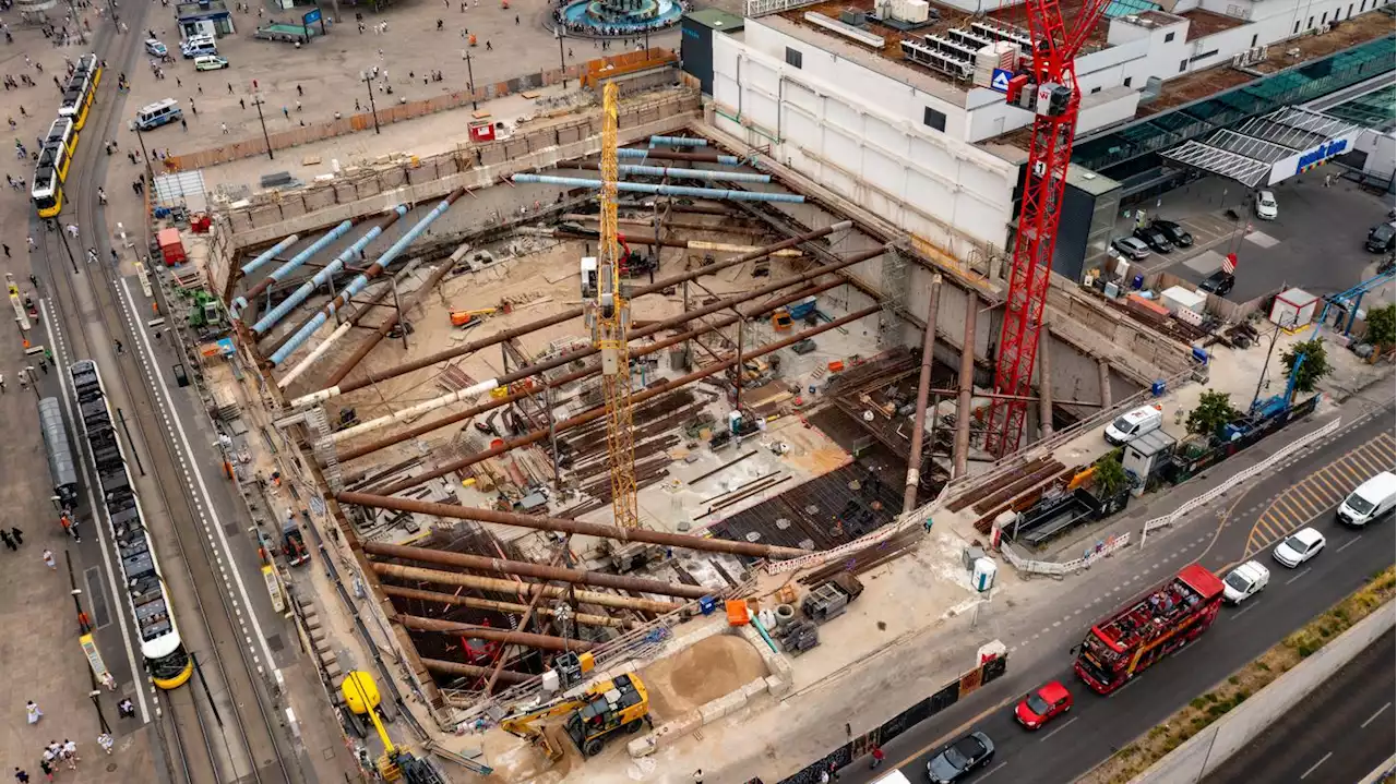 Sperrung am Alexanderplatz: U2 fährt ab 28. August wieder durch – BVG will Fahrgästen eine Freude machen