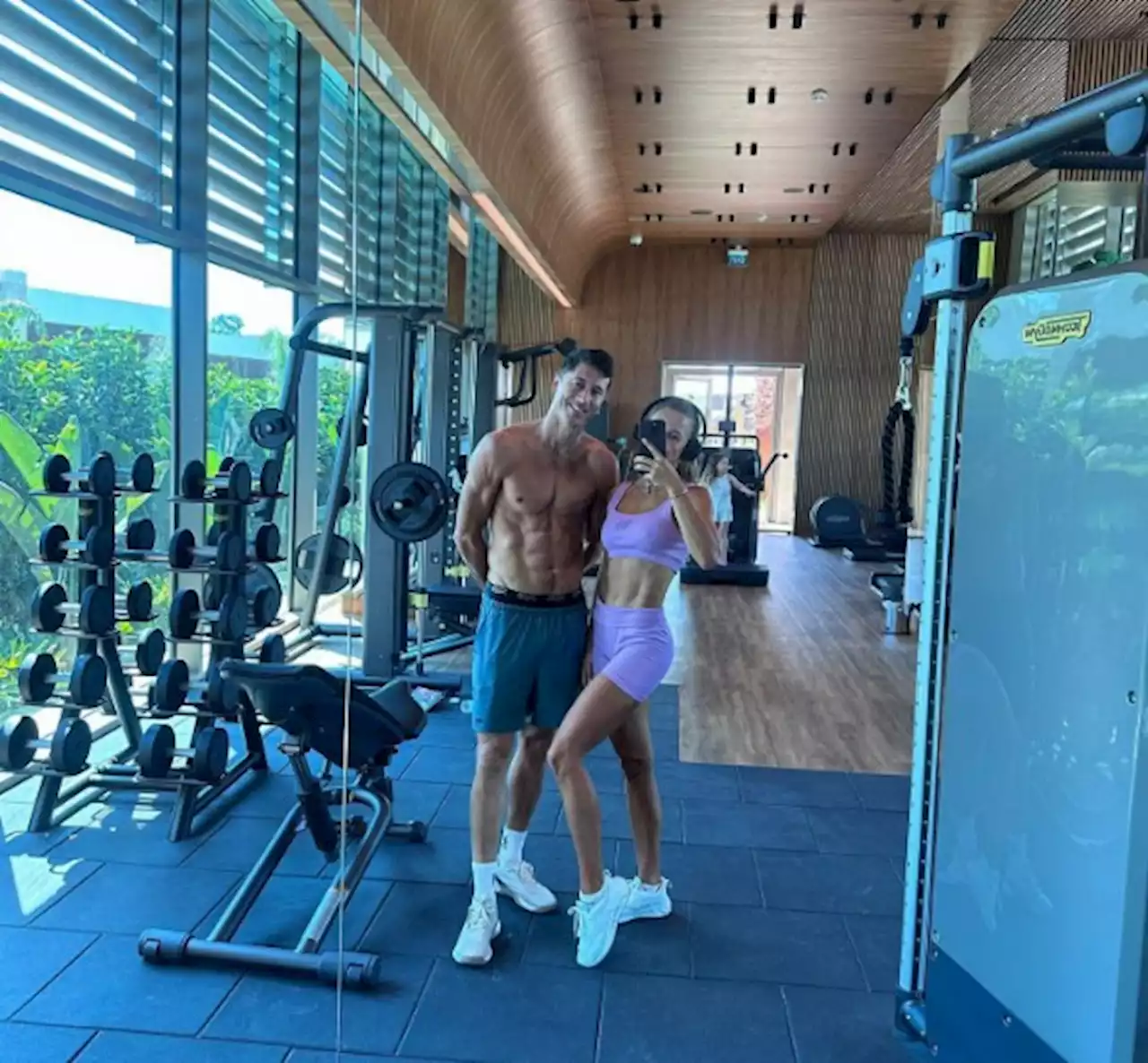 Lewandowski shows off ripped pre-season physique with wife ahead of Gundogan reunion