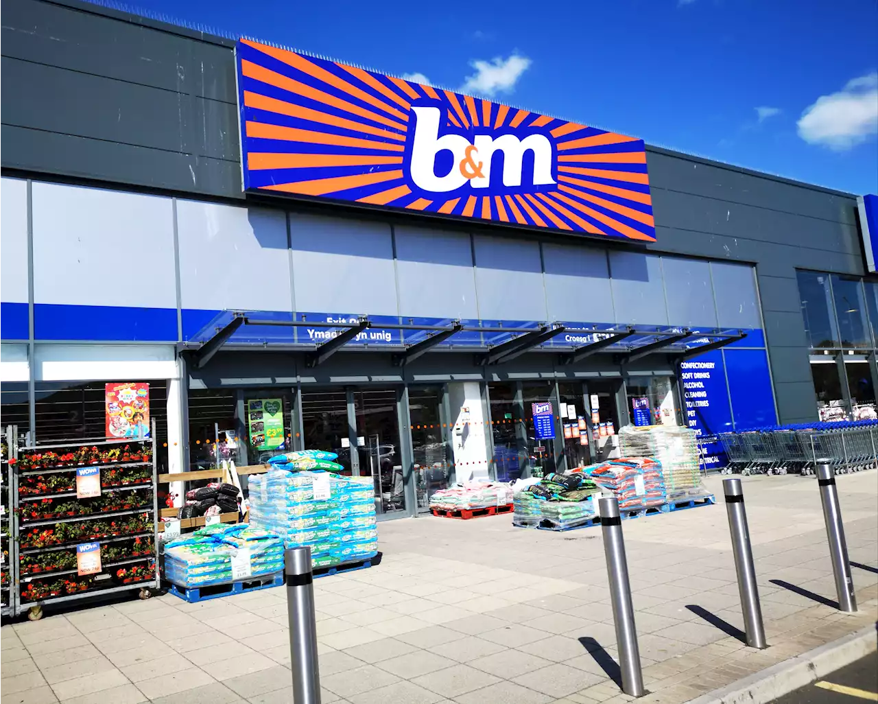 B&M shoppers rush to buy home essential scanning at tills for £5 instead of £70