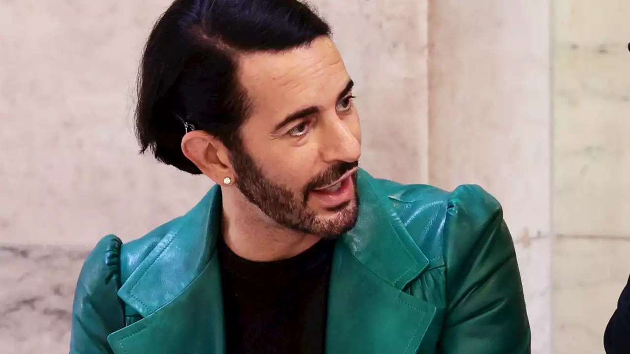 Marc Jacobs, la sfilata dura tre minuti e le modelle corrono: non c'è più tempo per il tempo?