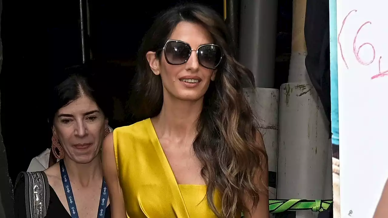 Amal Clooney zeigt sich in ihrem bisher elegantesten Jumpsuit – und hier können Sie ihn nachshoppen