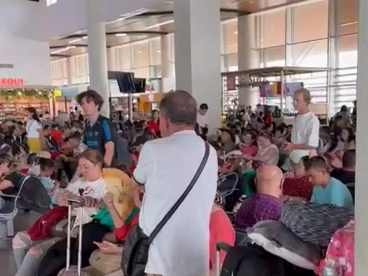 Video: turista chilena se quejó del calor en el aeropuerto de Santa Marta