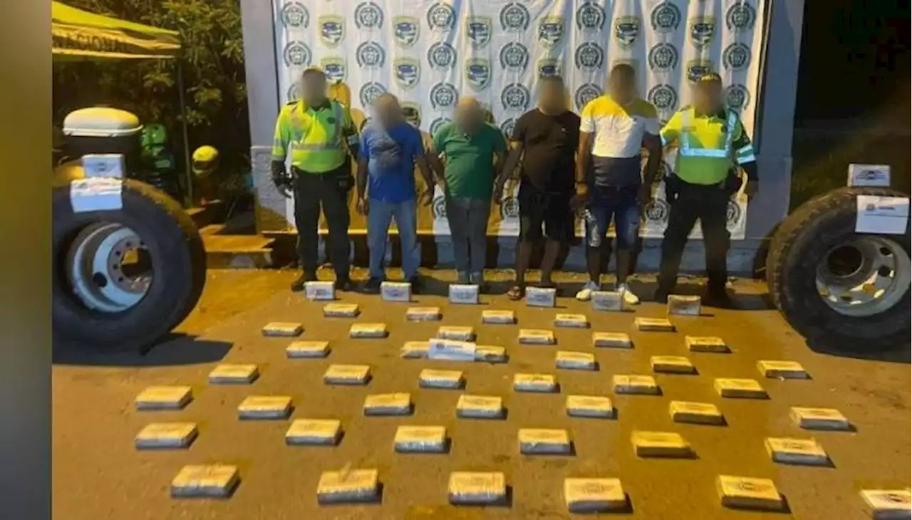 En Fundación, capturan a 4 hombres por transportar 60 kilos de cocaína en un motocarro