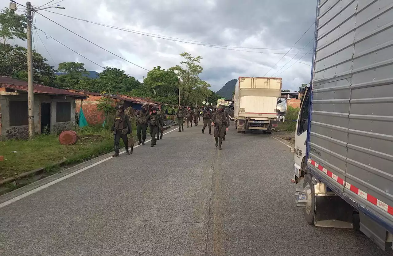 Defensoría confirma salida de policías que fueron retenidos por mineros