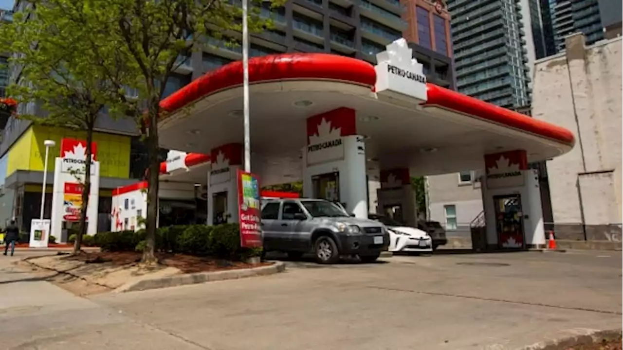 Petro-Canada payment problems continue, but company says it's 'making progress' on fix | CBC News