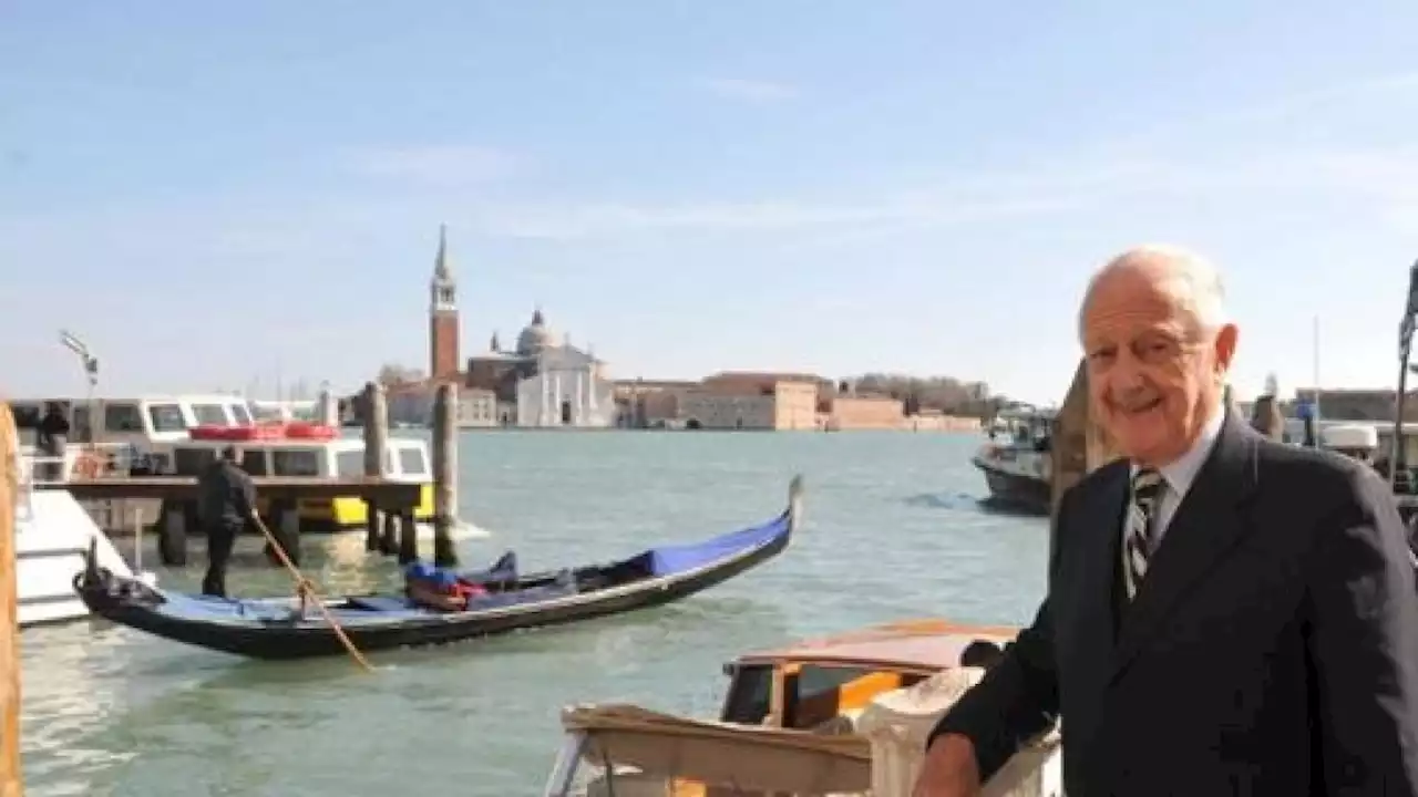 Venezia, Arrigo Cipriani non trova personale per l'Harry's Bar: «L'Italia è una Repubblica fondata sulle ferie»