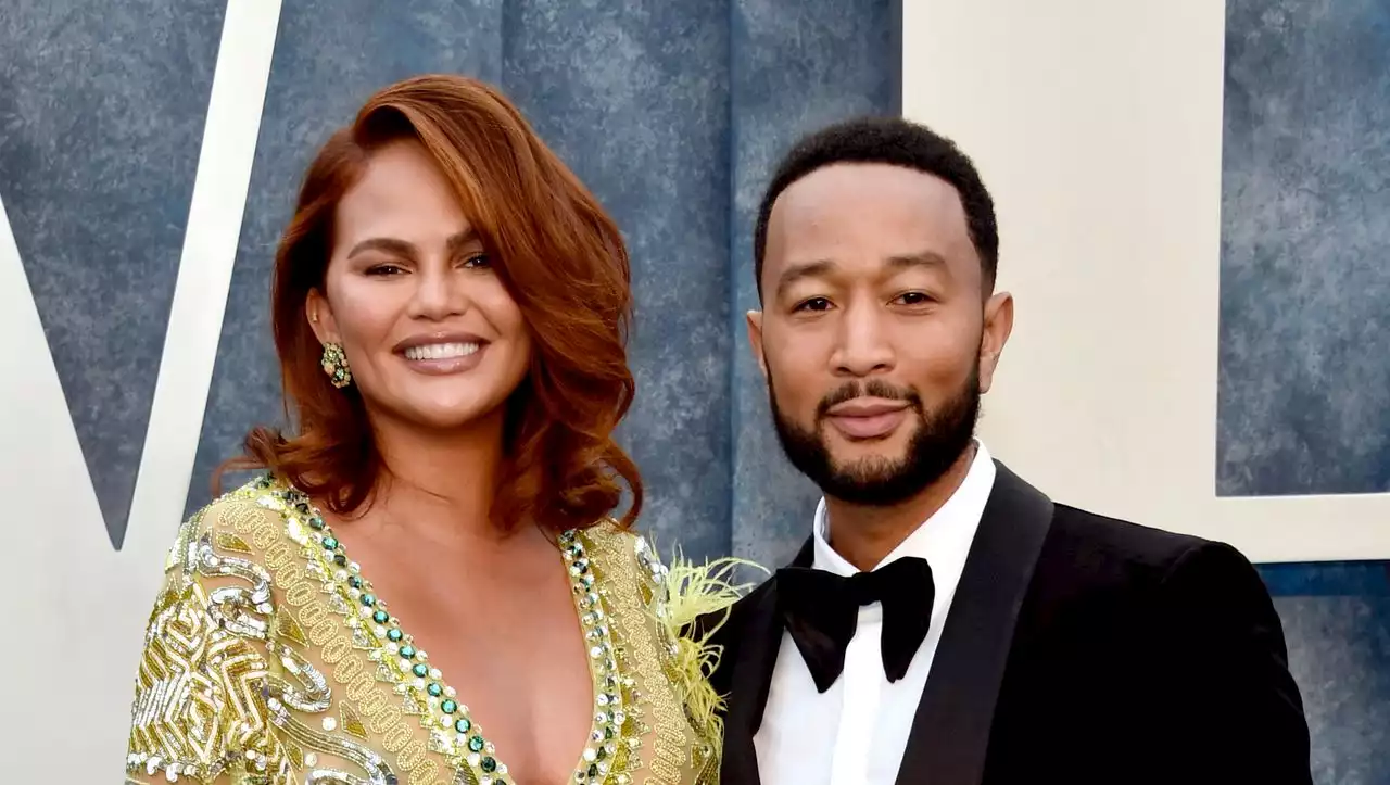 Chrissy Teigen gibt Geburt ihres vierten Kindes bekannt