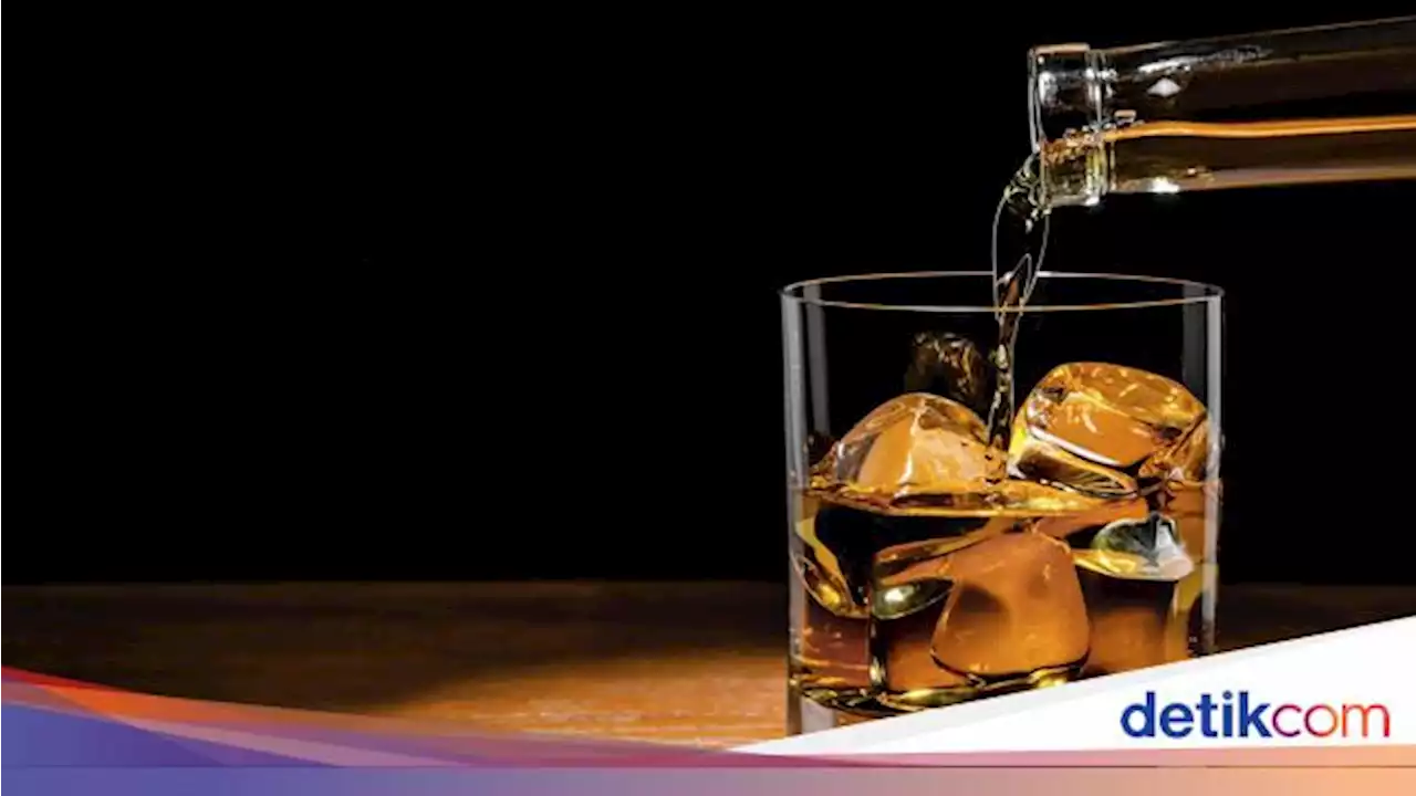 Mati Konyol, Turis Ditantang Minum Koktail 21 Gelas Lalu Tewas