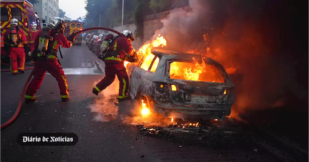 Violência em França após morte ″indesculpável″ de jovem pela polícia