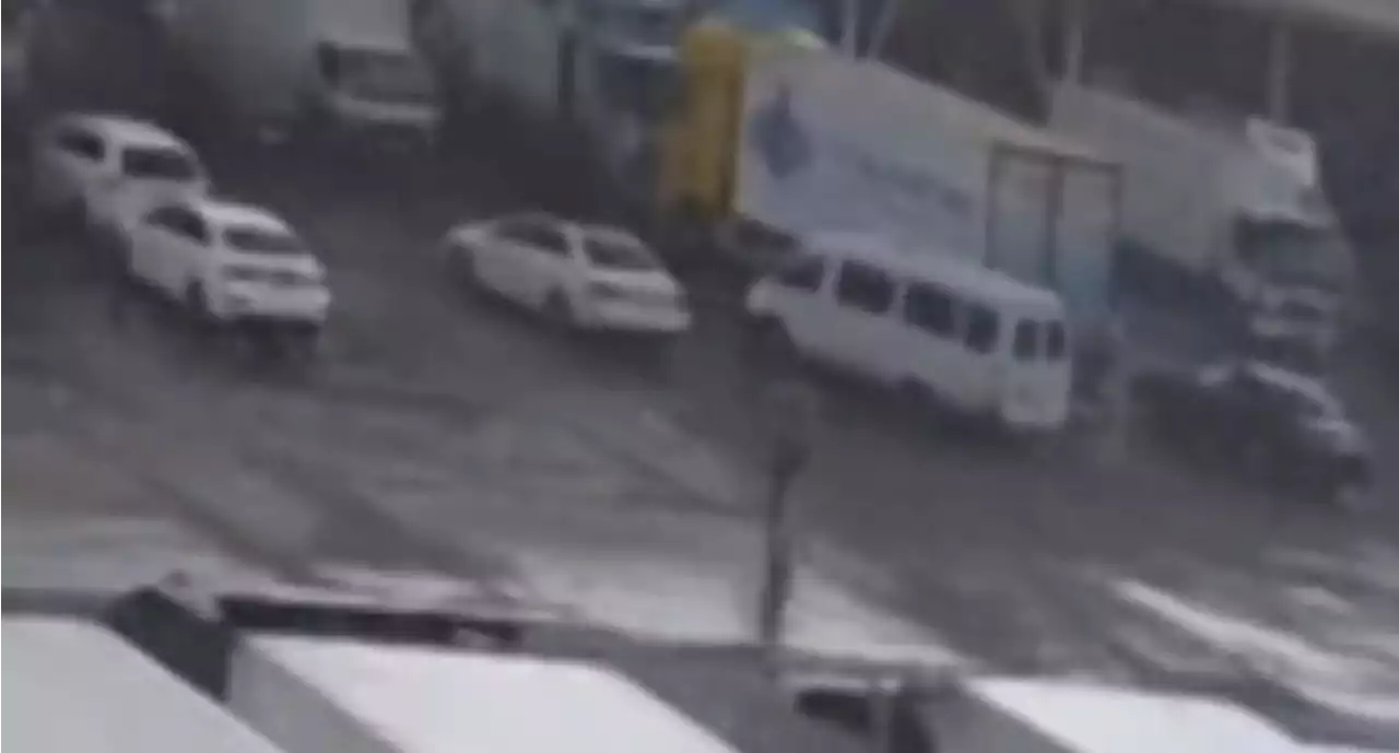 VIDEO: Hombre muere al caerle un rayo en Rusia