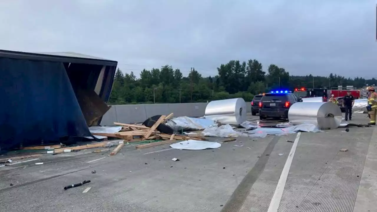 Semi driver killed in Lakewood I-5 ramp crash during police chase of robbery suspects