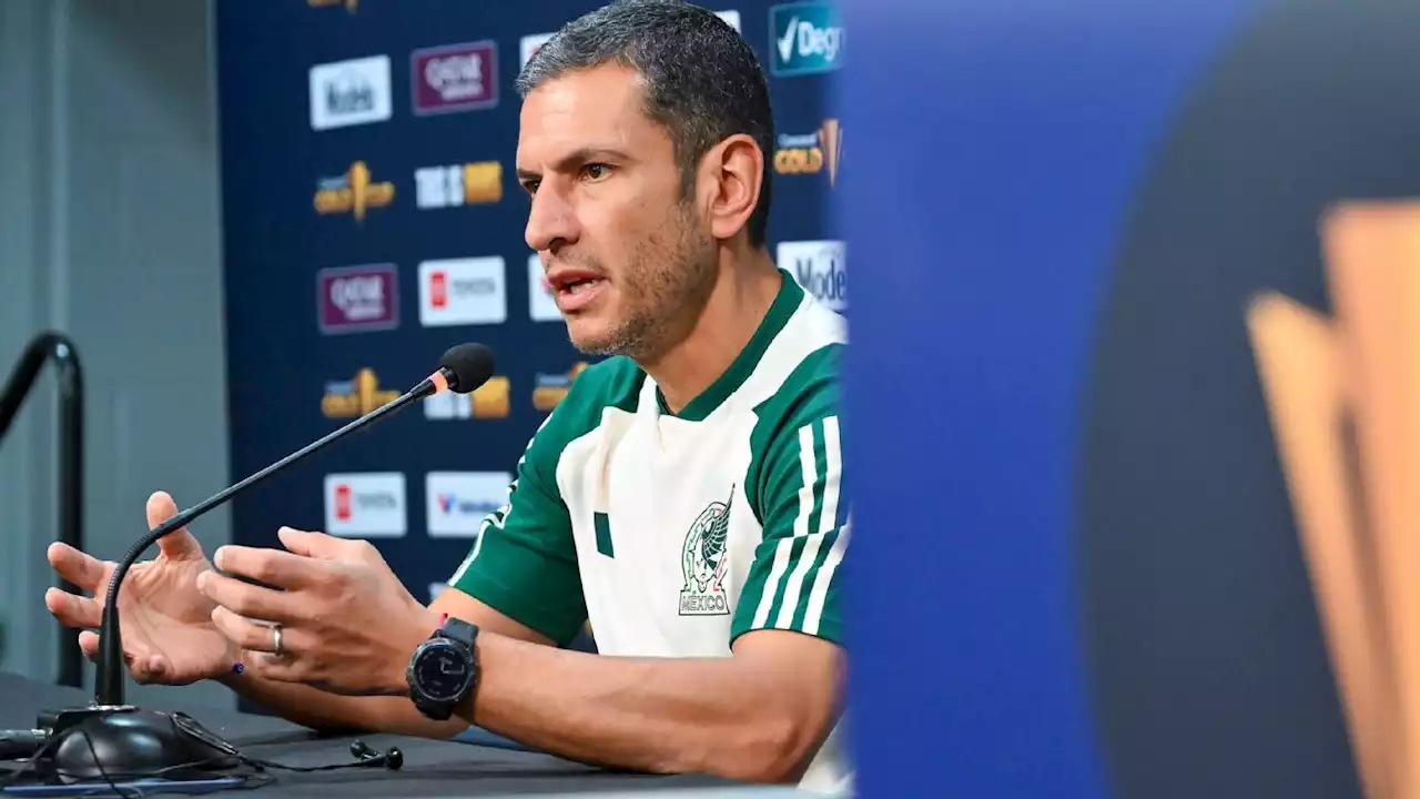 Lozano: Me quedaría como auxiliar de la Selección Mexicana si el técnico me lo pide