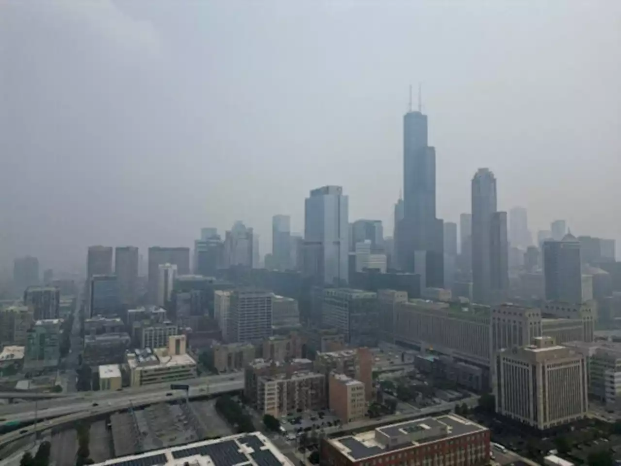 Smoke hangs over US Midwest and East, hurting air quality