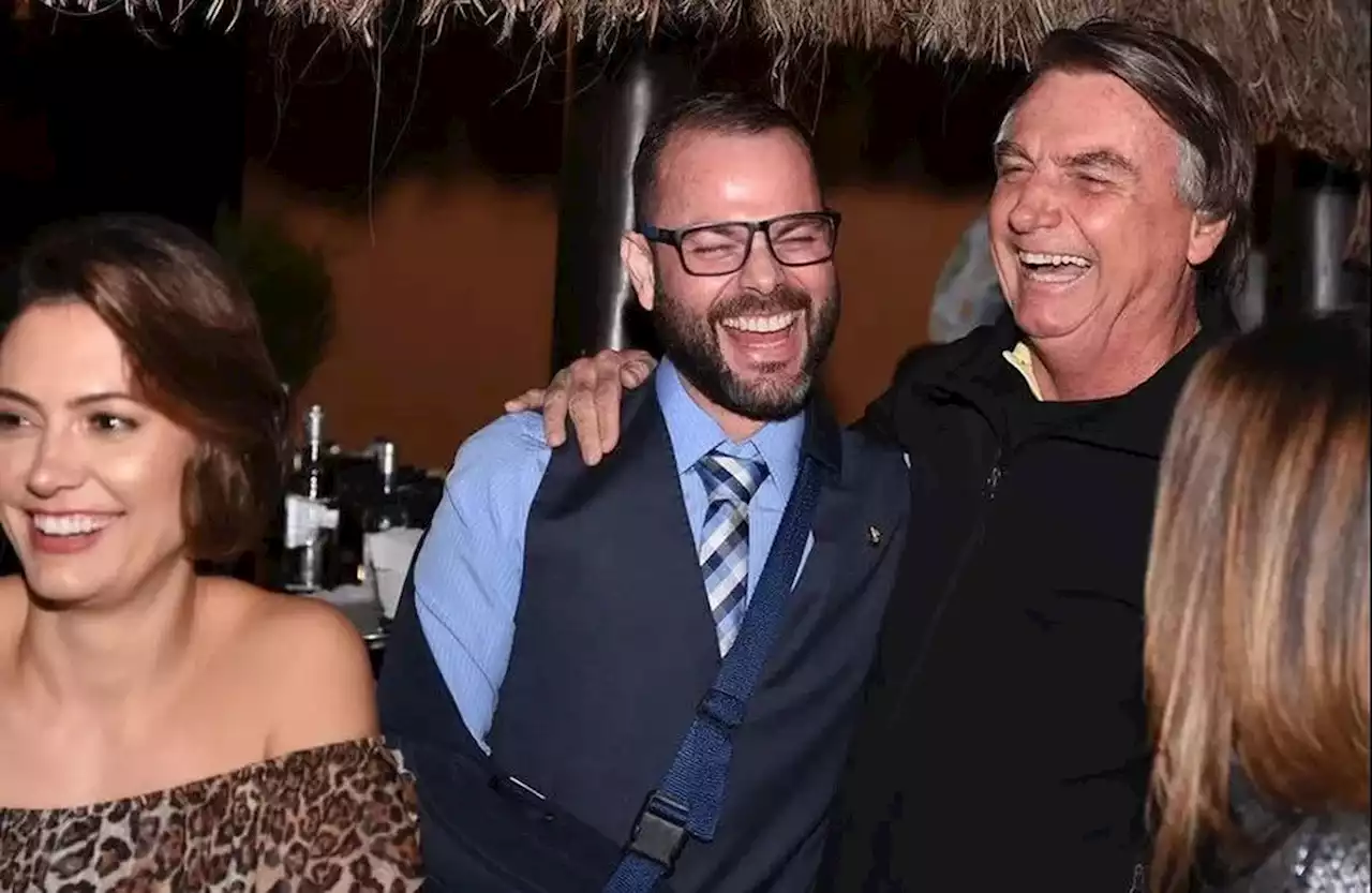 A farra de Bolsonaro: ao lado de Michelle e Nikolas Ferreira, ex-presidente esteve em festa horas antes do julgamento; veja vídeo