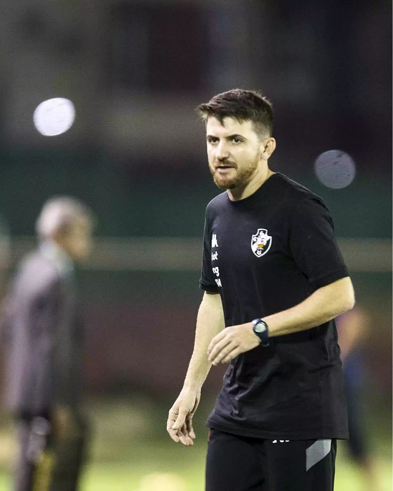 Vasco mantém prudência por novo técnico e William Batista deve seguir no comando contra o Botafogo