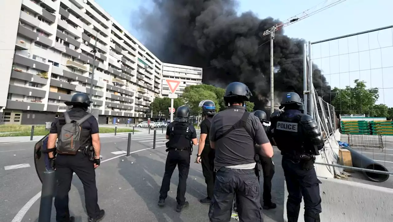 [VIDEO] VIDEO. À Toulouse, de vives tensions dans le quartier de la Reynerie, après la mort de Nahel, tué par un policier à Nanterre