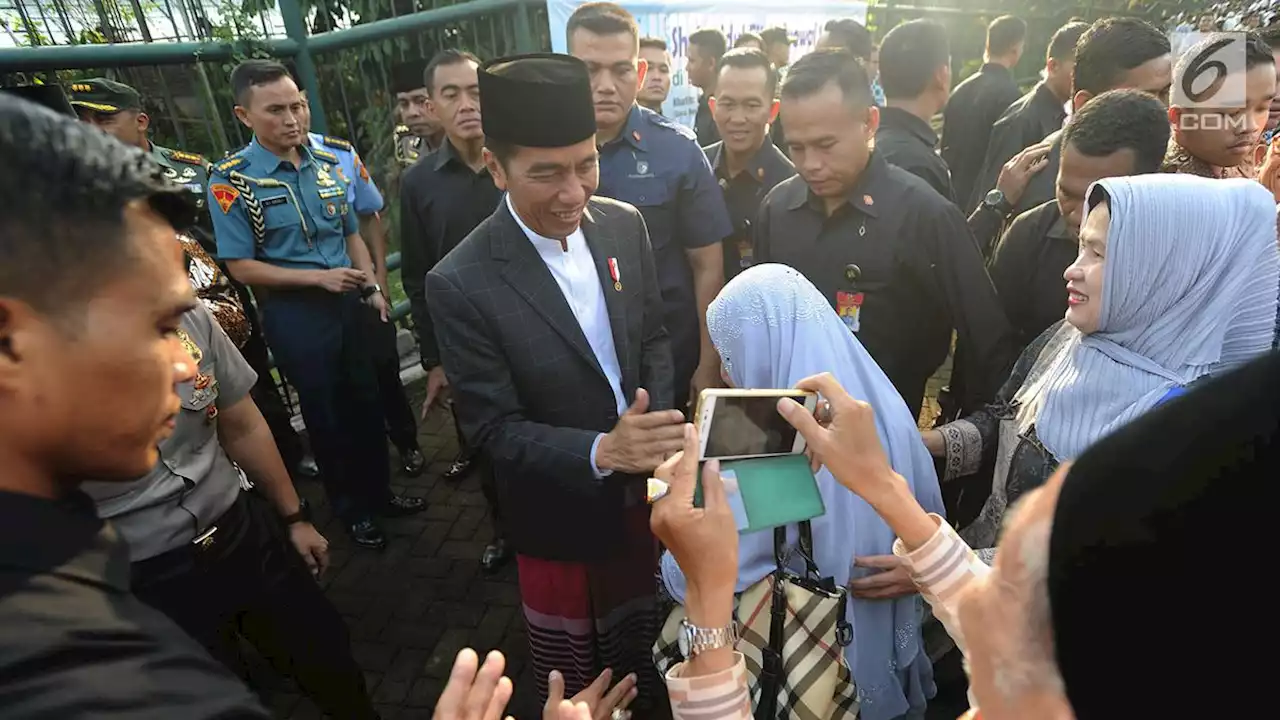 Jokowi dan Iriana Sholat Idul Adha Bersama Ketua MK Anwar Usman di Yogyakarta