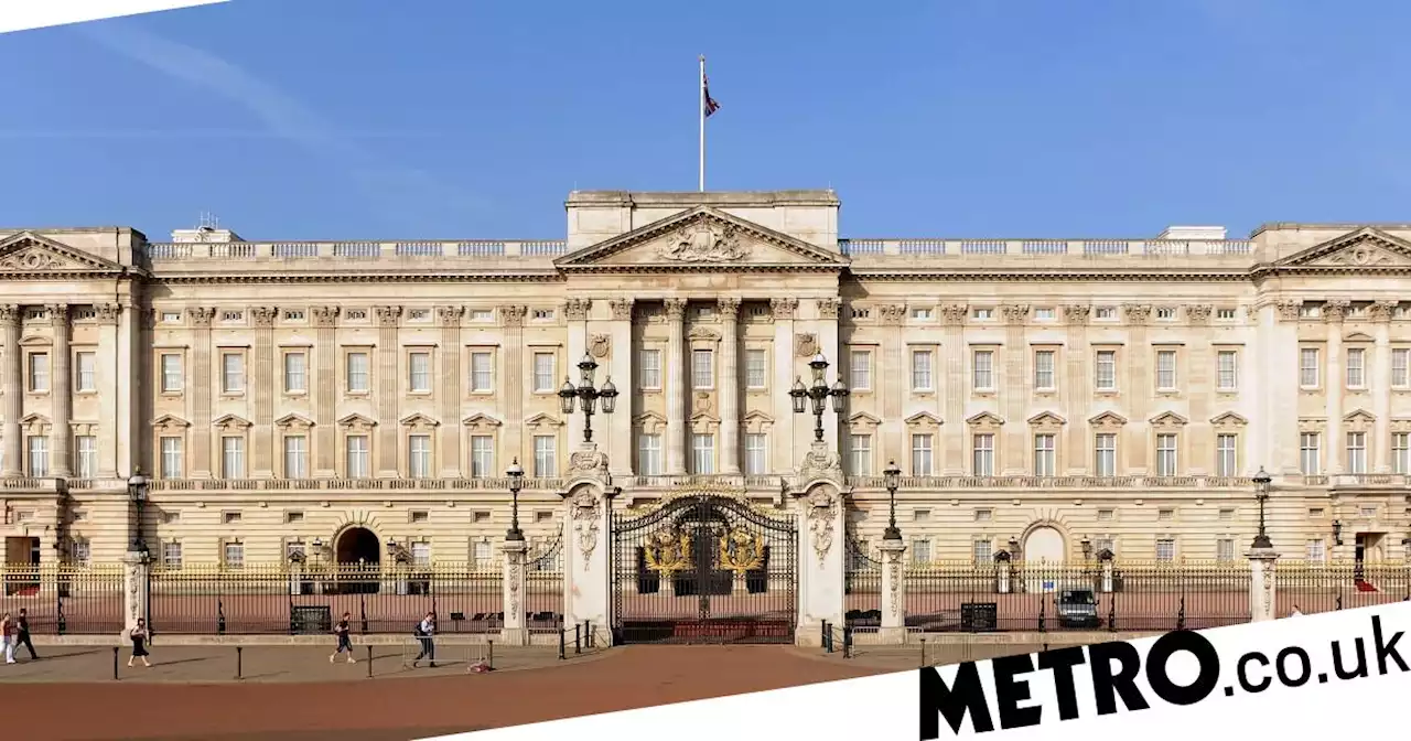 Heating at Buckingham Palace and other royal houses turned down to cut emissions