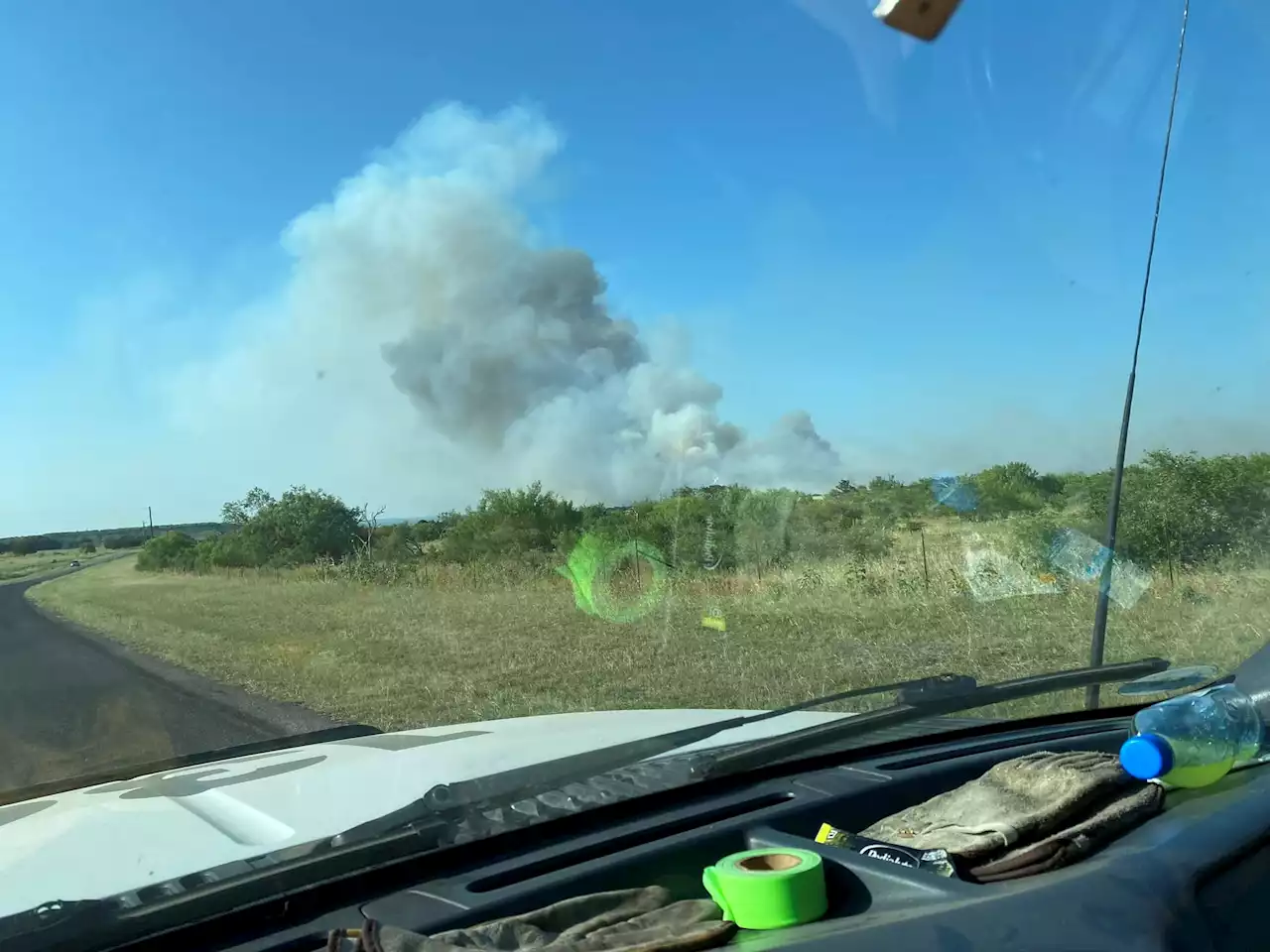 Dozens of homes threatened as wildfire grows to 450 acres in Palo Pinto County