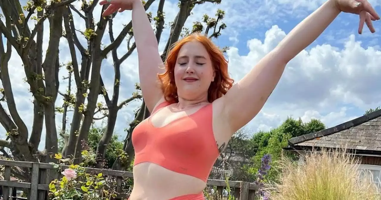 Jonathan Ross' daughter Honey flaunts curves posing for heatwave snap in garden