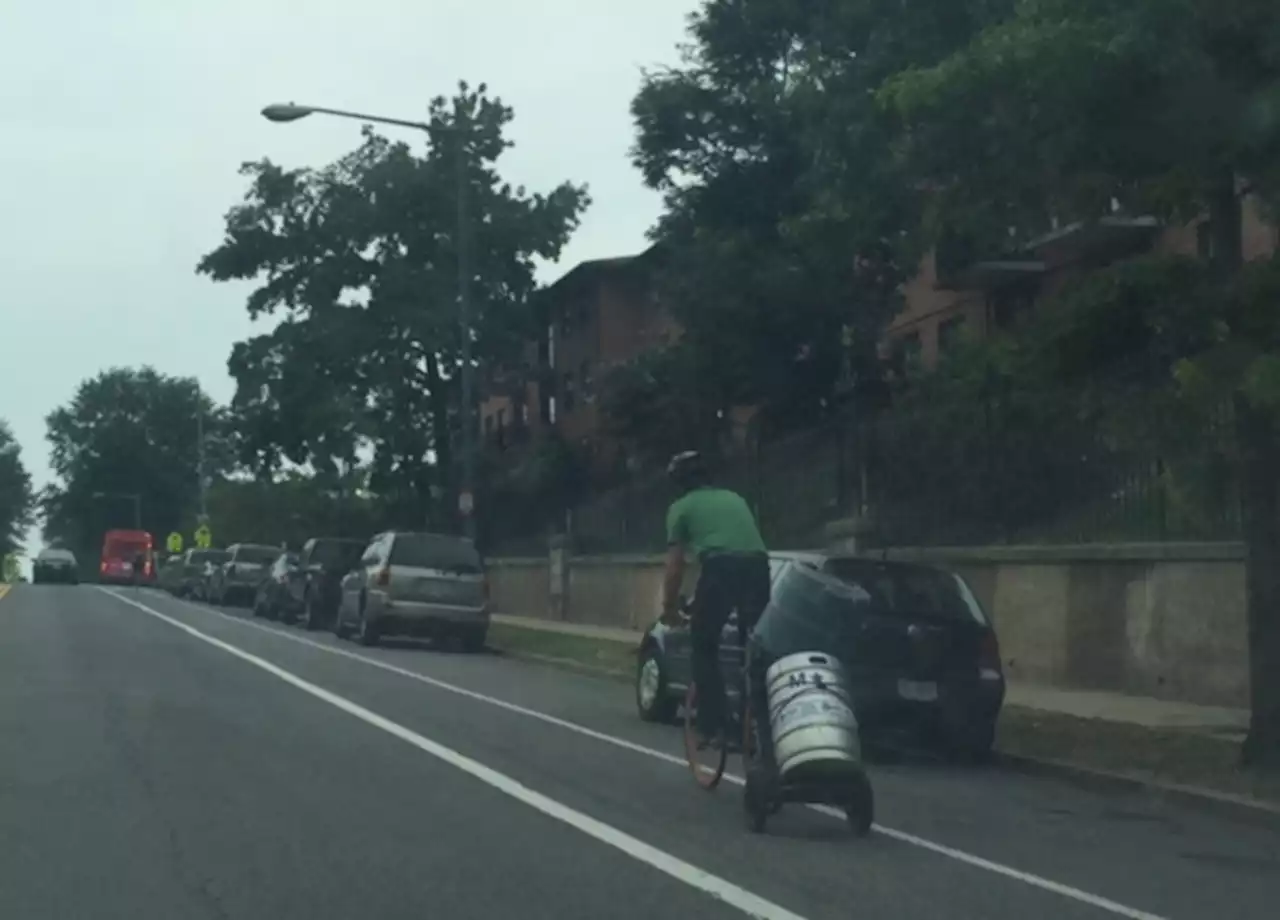 “Extremely fast bike dad dropped his keys” - PoPville