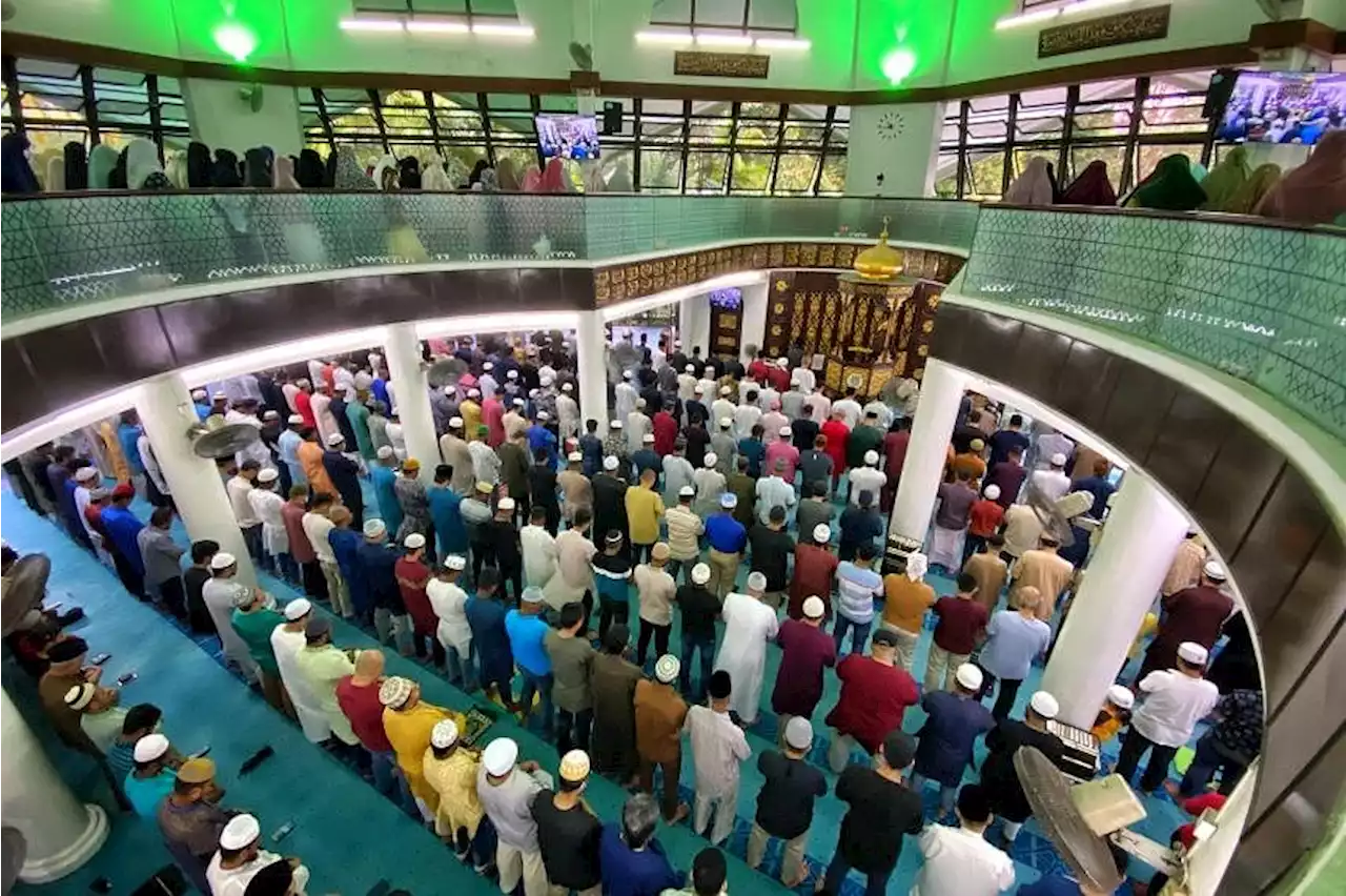 Muslims celebrate first mask-free Hari Raya Haji in three years