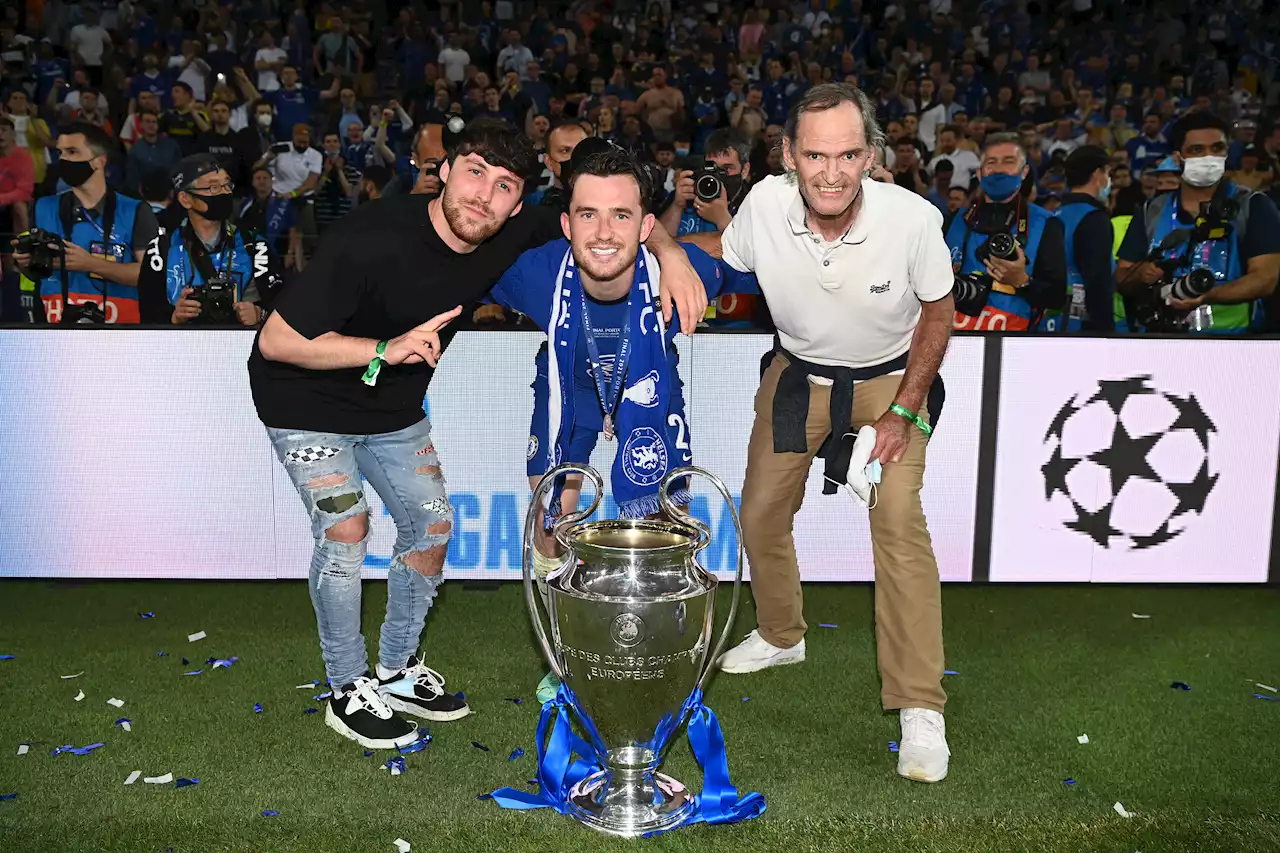 Players rally around Ben Chilwell as Chelsea ace posts heartwarming tribute to late father