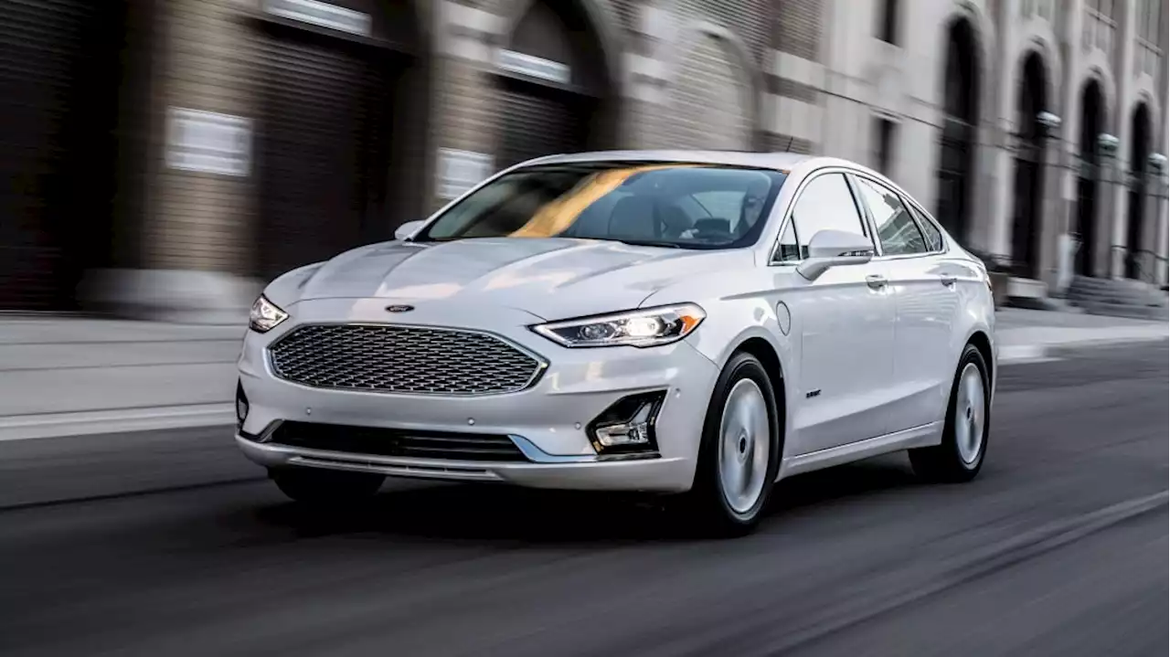 Nearly 15,000 Ford Fusion Energi hybrids recalled due to fire risk - Autoblog