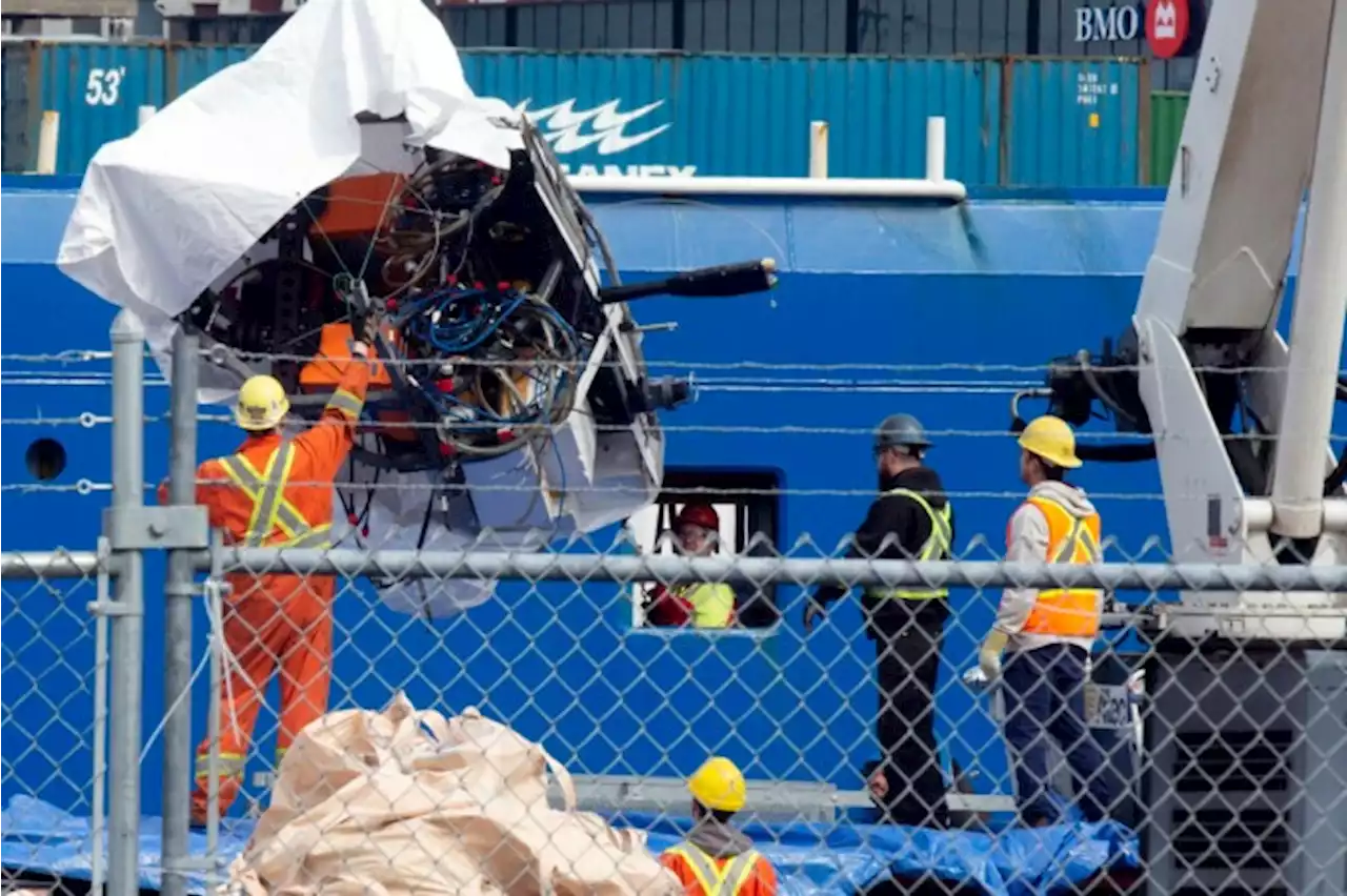 Guarda Costeira dos EUA diz ter encontrado restos humanos em destroços