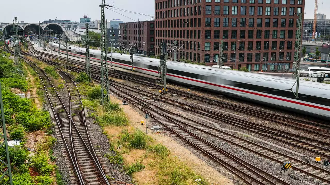 Tarifstreit: EVG zu Schlichtung mit Bahn bereit