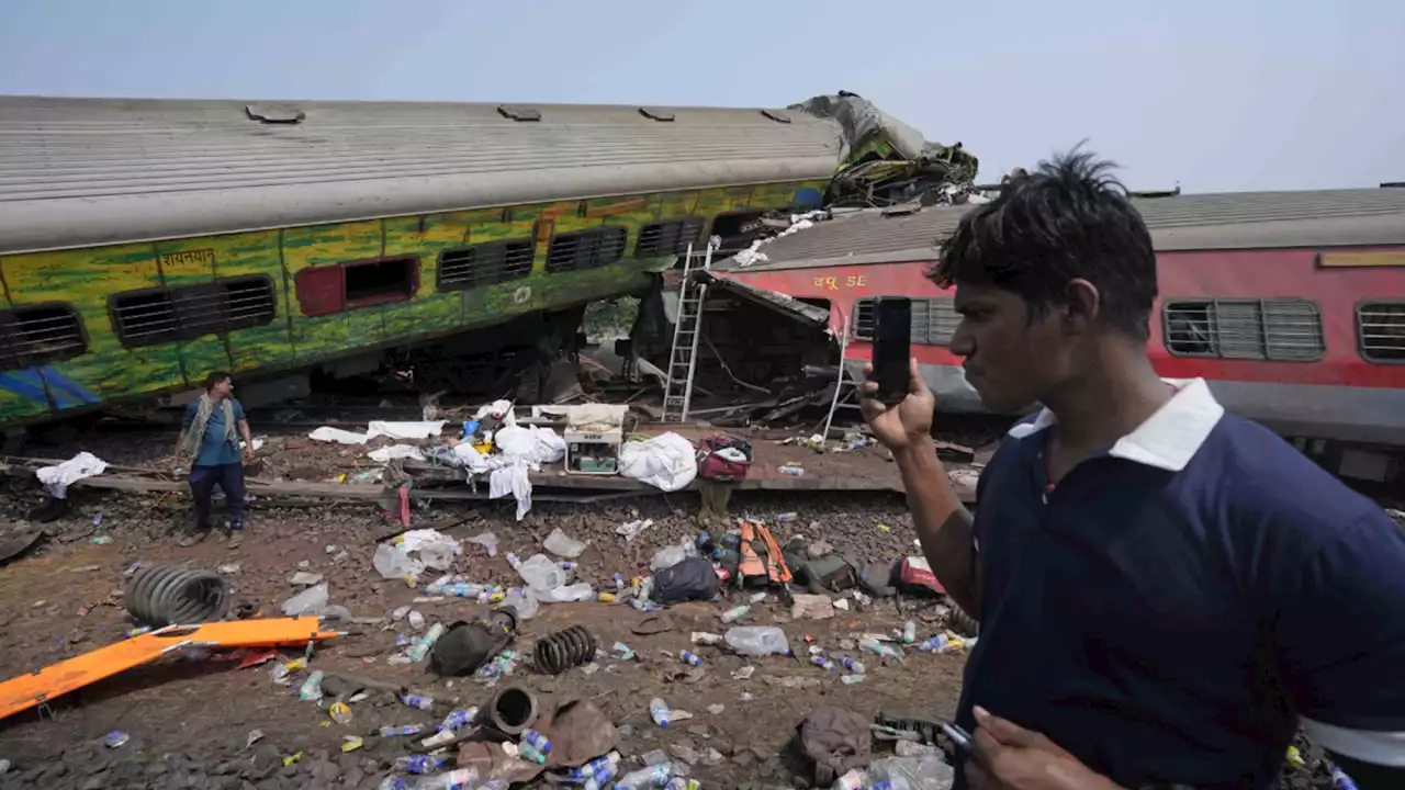 India train crash kills over 280, injures 900 in one of nation's worst rail disasters