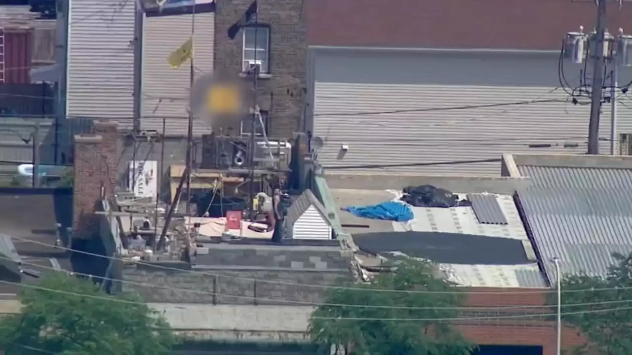 Man found dead after hours long standoff with SWAT team at West Humboldt Park warehouse