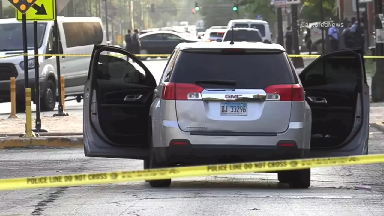 Man, woman shot in car with children inside in Englewood, Chicago police say