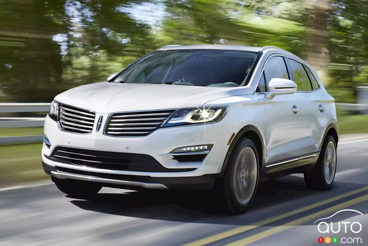 Lincoln recalls 142,000 MKC SUVs over underhood fire risk | Car News | Auto123