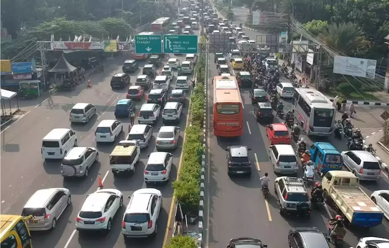 Jalur Puncak Macet Panjang, Polisi Kembali Berlakukan One Way