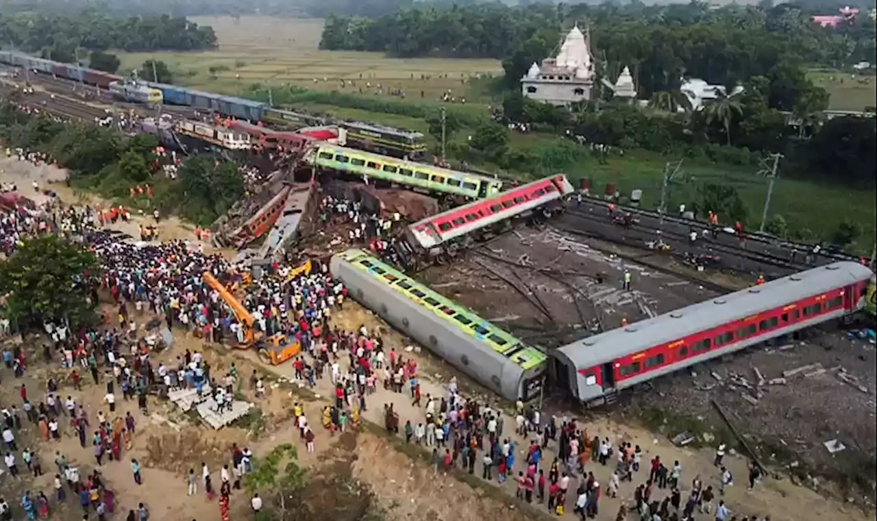 Schweres Zugunglück in Indien: Rund 300 Tote und mehr als 850 Verletzte