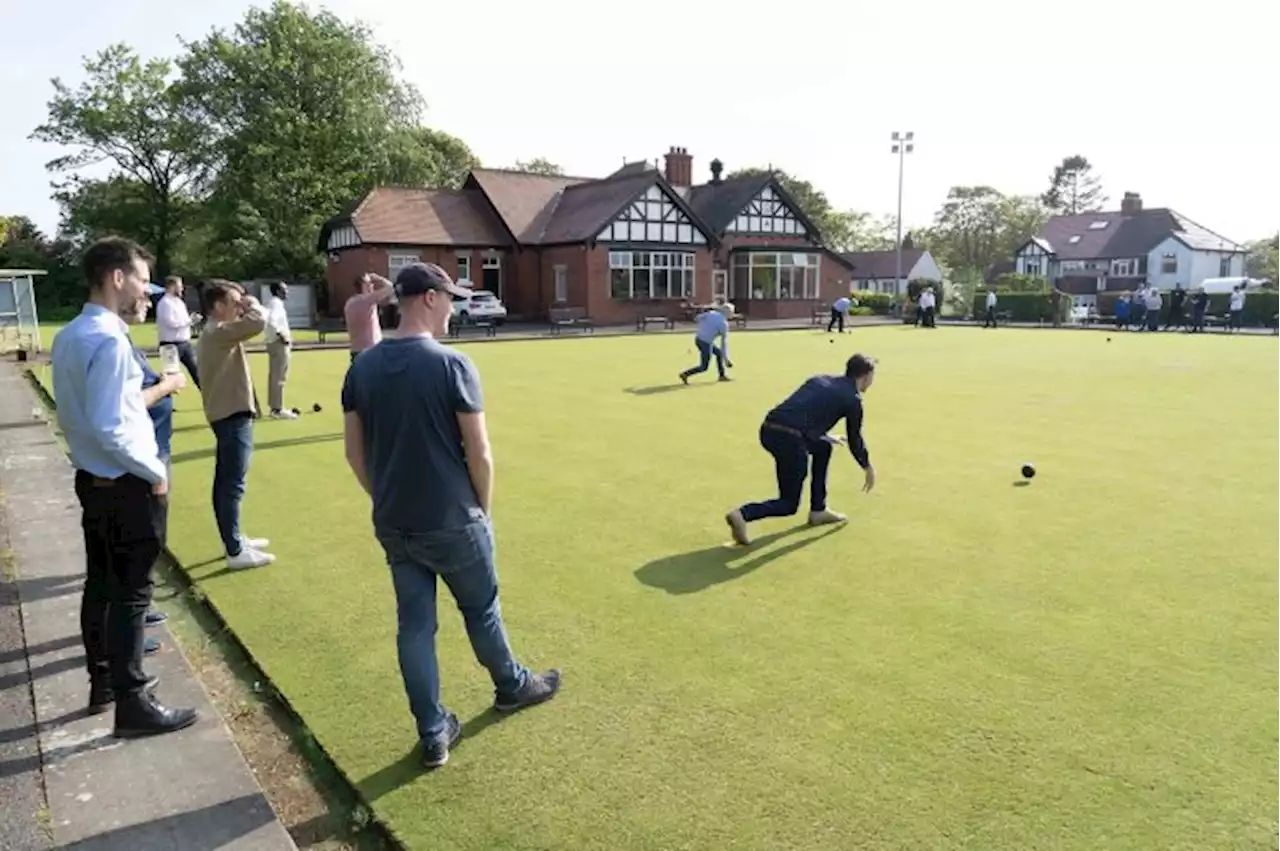 Ashton-on-Ribble bowling club hosts city firms