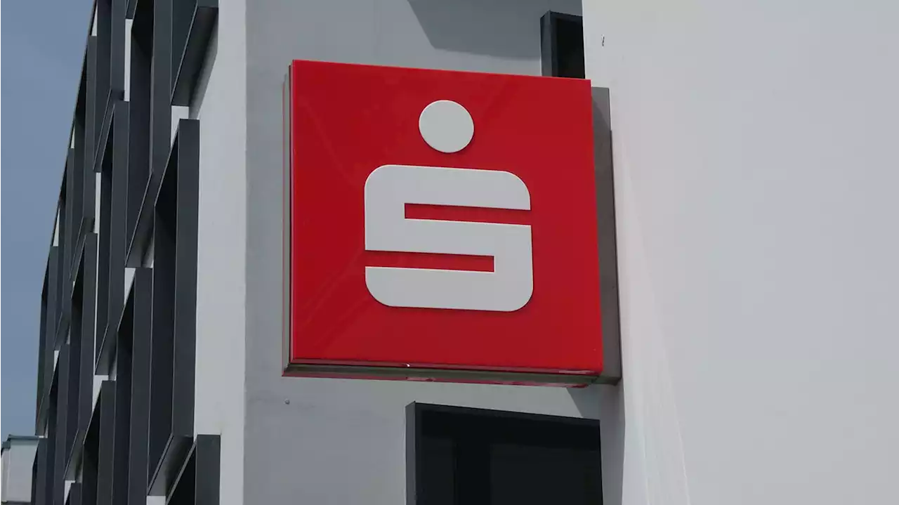 Sparkasse plant Schließungen von 30 Filialen