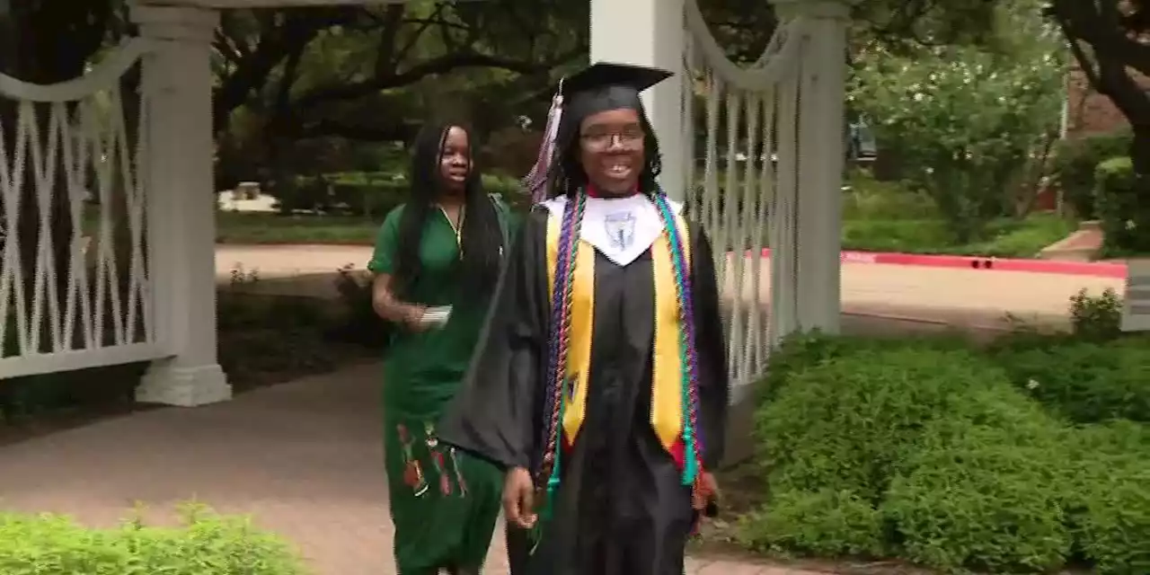 Texas girl graduates high school at 14 years old