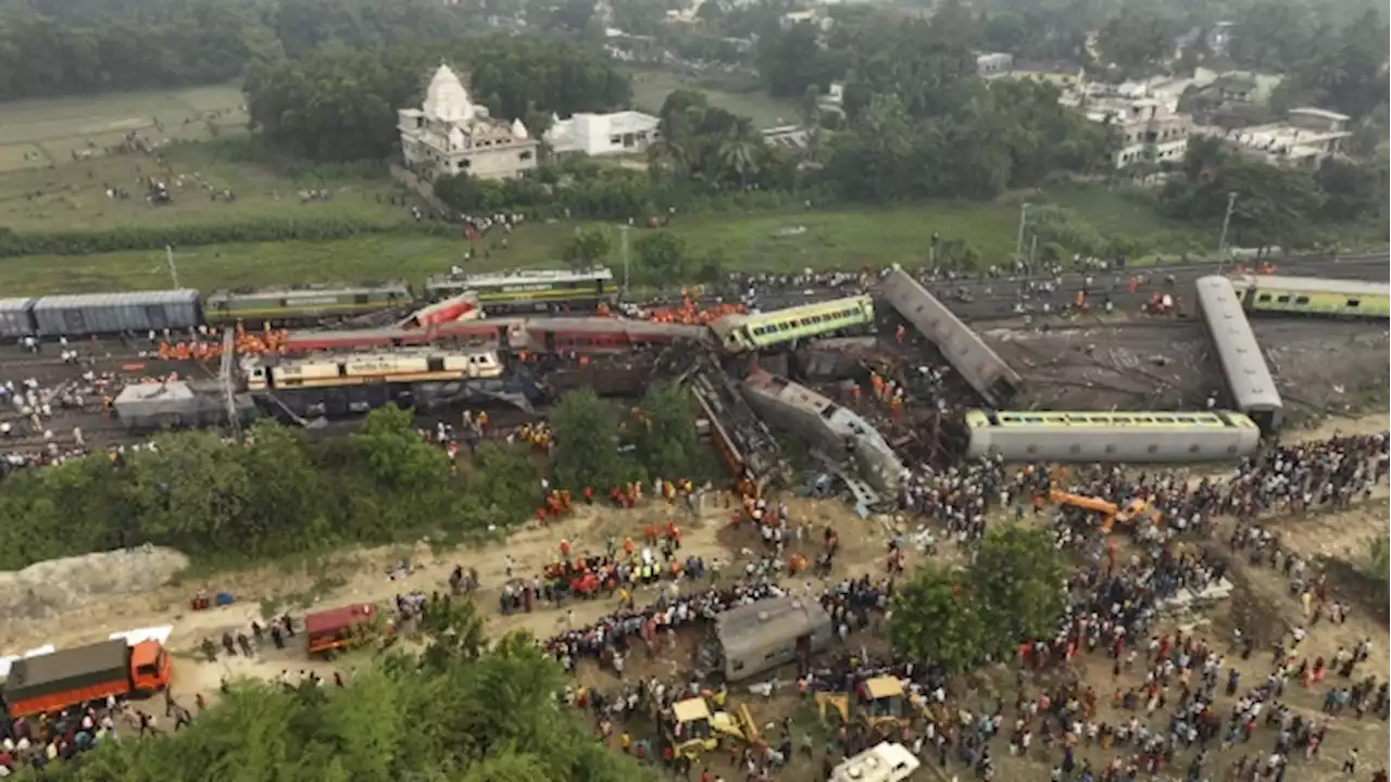 India train crash kills over 280, injures 900 in one of nation's worst rail disasters