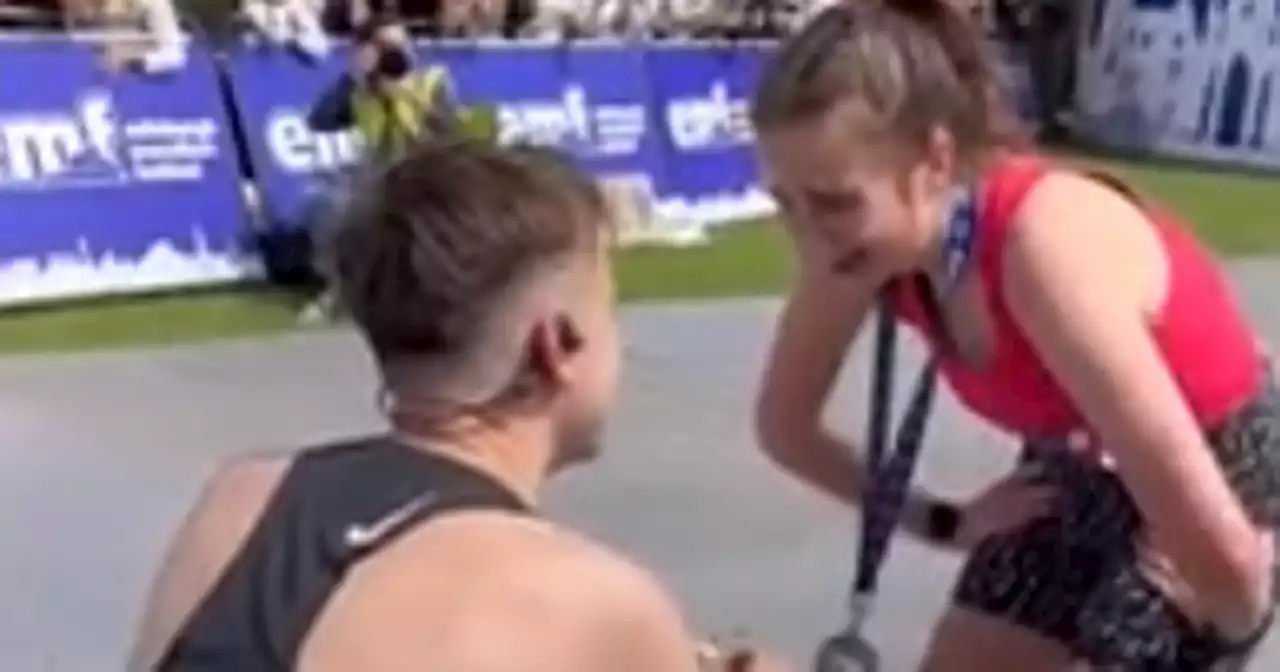 Emotional moment Edinburgh Marathon runner proposes to partner on finishing line